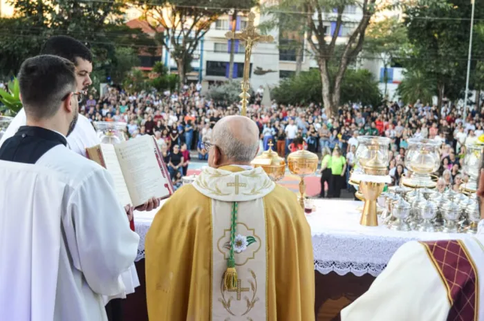 Tapetes, procissões e até feira com artesanato: regiões de Bauru e Itapetininga têm programação especial de Corpus Christi