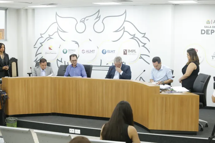 CCJR aprova pareceres de projetos e mantém vetos do Executivo durante 9ª reunião ordinária