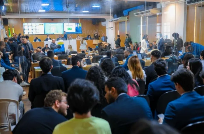 Estudantes de Direito apresentam na Câmara projetos de lei elaborados em sala de aula