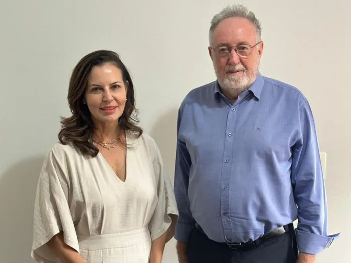 Projeto de lei propõe Dia Estadual da Saúde Bucal do Bebê e homenageia criador da Bebê Clínica da UEL