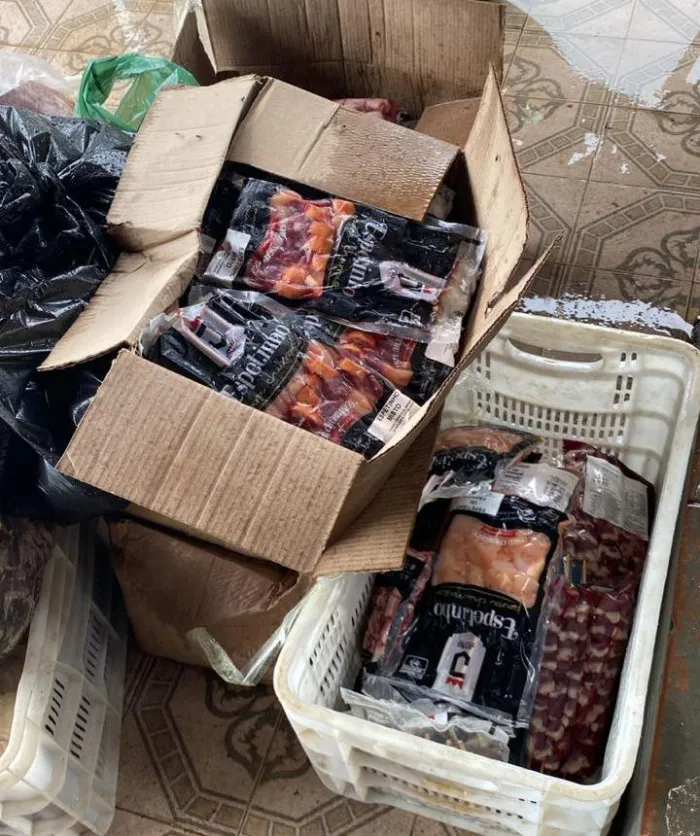 Operação Procedência apreende mais de 500 quilos de carnes e queijos impróprios para consumo em Lauro de Freitas