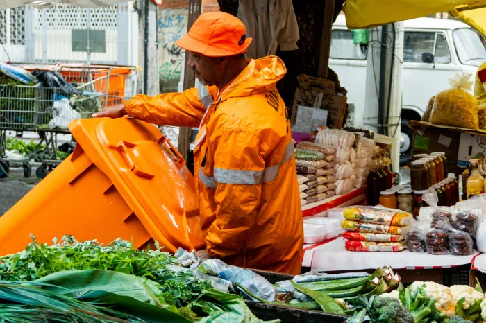 Comlurb lança Operação Feira Limpa para coleta e gestão de resíduos