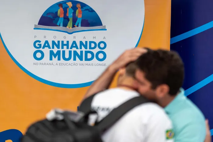 Estado divulga primeira convocação do Ganhando o Mundo 2027 com quase 500 nomes
