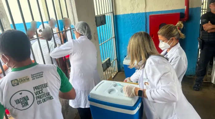 Campanha da Sejuc imuniza internos, policiais penais e servidores do Preslen contra a gripe
