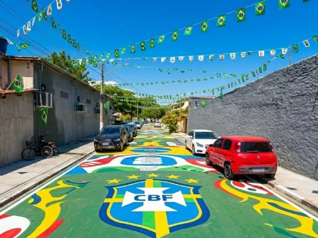 Prefeitura regulamenta e orienta sobre pintura de ruas para torcida do Brasil durante Copa do Mundo