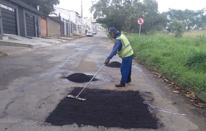 Operação Tapa-Buraco: trabalhos seguem durante toda a semana na recuperação da malha viária urbana da cidade