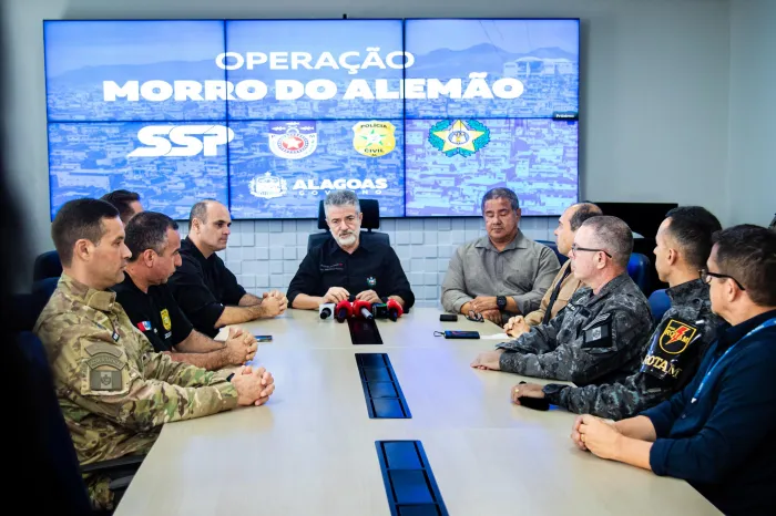 Operação Morro do Alemão prende influenciador por envolvimento com o Comando Vermelho