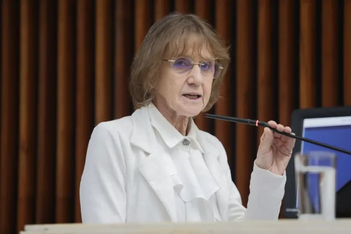 Deputada Luciana Rafagnin (PT) reforça apoio ao fim da escala 6×1 e critica proposta de jornada de sete dias consecutivos