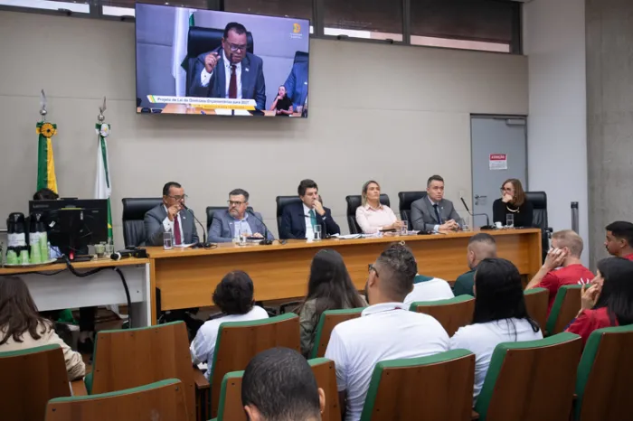 Projeto da LDO para 2027 é debatido na CEOF com foco em metas fiscais e situação do BRB