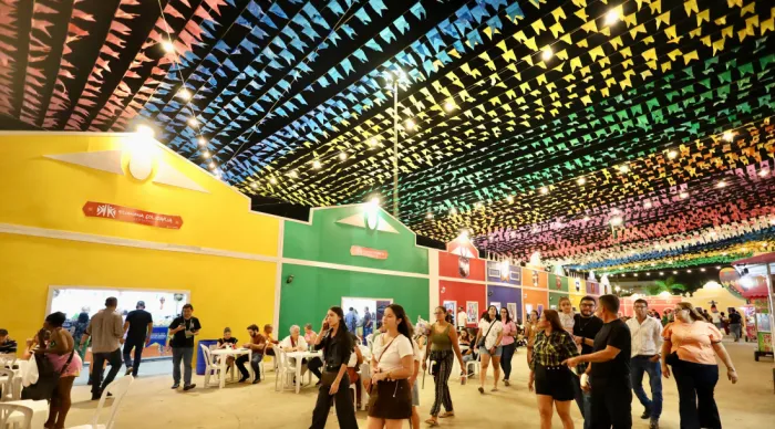 Visitantes e turistas aprovam atrações e programação de 60 dias dos festejos juninos na Orla da Atalaia