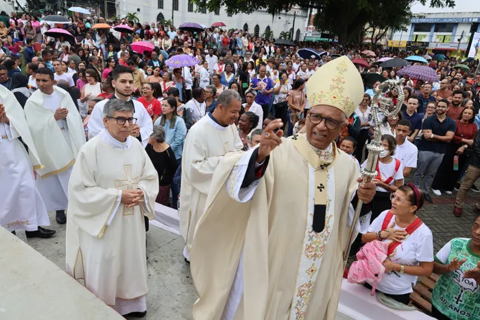 Corpus Christi reúne milhares de fiéis em celebração marcada pela fé e participação da juventude