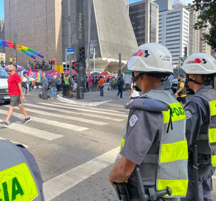 Polícia de SP coloca 1,5 mil policiais para reforçar a segurança na Parada LGBT+