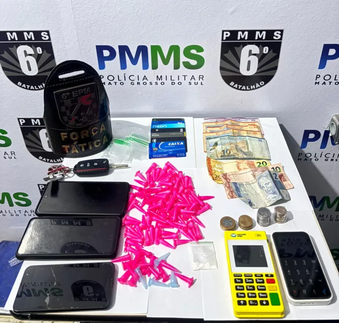 POLÍCIA MILITAR PRENDE SUSPEITO E FRUSTRA COMÉRCIO DE DROGAS DURANTE PATRULHAMENTO
