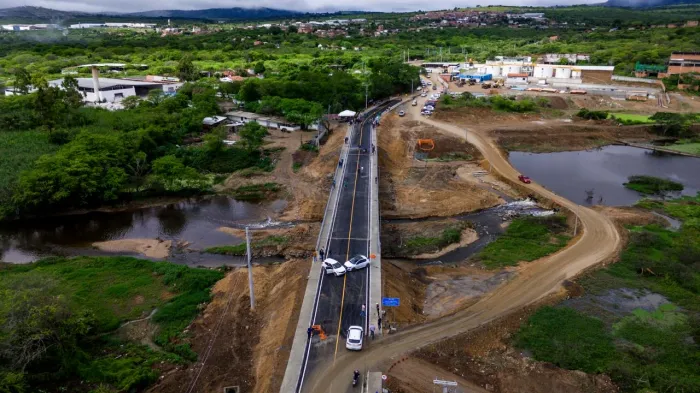 Prefeito Rodrigo Pinheiro entrega Ponte José Gonzaga Simões em tempo recorde no Alto do Moura