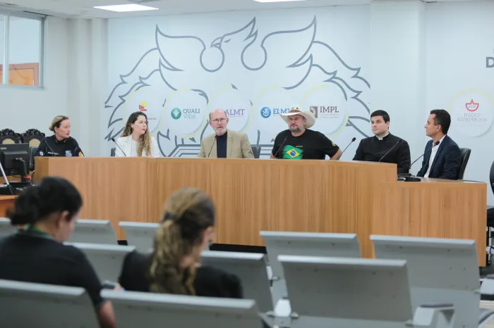 Comissão Especial da ALMT reúne lideranças religiosas e autoridades para ampliar proteção às mulheres