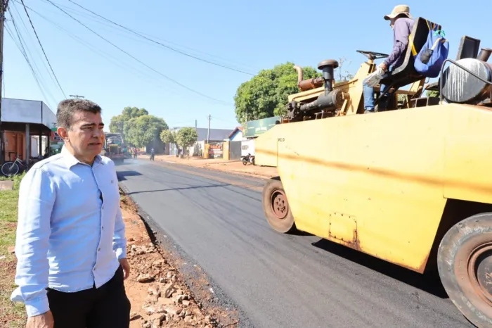 Depois de décadas de espera, moradores veem recapeamento avançar no Jardim dos Estados