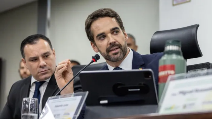 Leite defendeu a necessidade dos projetos para superar décadas de insuficiência de investimentos na infraestrutura gaúcha -Foto: Maurício Tonetto/Secom