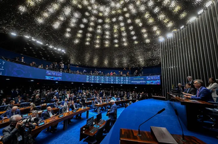 A medida estabelece uma base legal para que os municípios decidam se vão ou não adotar a desoneração - Foto: Carlos Moura/Agência Senado