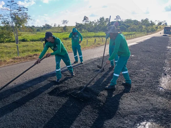 Operação Verão chega à AC-90 com frentes de trabalho das equipes do Deracre
