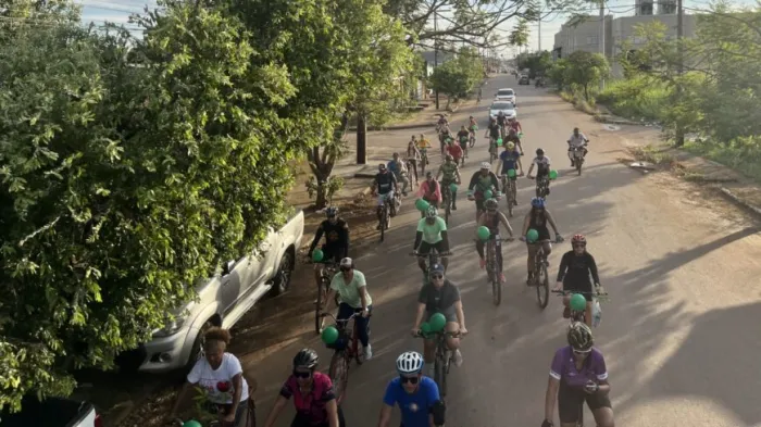 Conscientização ambiental e segurança no trânsito marcam evento com ciclistas na capital
