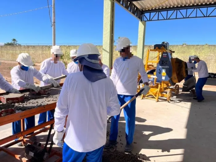 Sejus inaugura fábrica de blocos de concreto na Penitenciária de Campo Maior