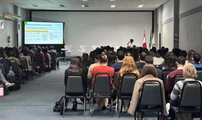 Capacitação reúne profissionais para fortalecer o enfrentamento às hepatites virais em Santa Catarina