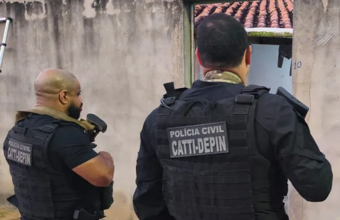 Operação Labirinto 2 prende 10 pessoas e apreende drogas e armas
