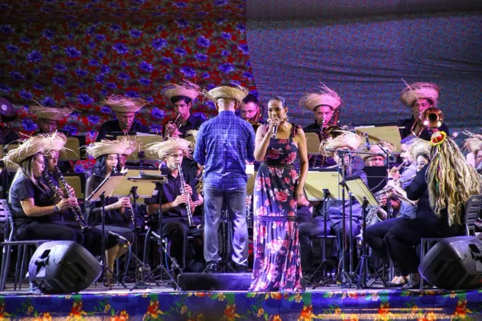 Concerto Junino emociona público com clássicos do forró das antigas na Concha Acústica
