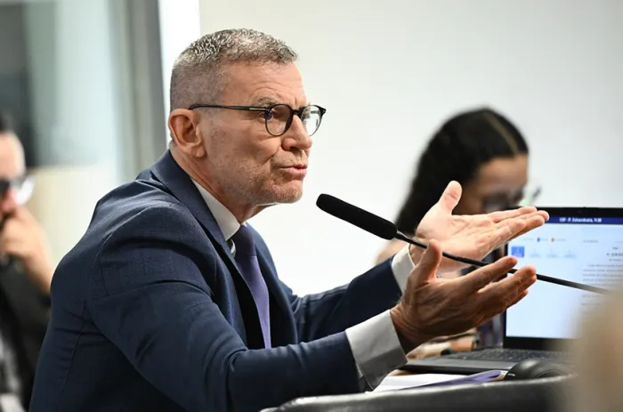 Vai à CCJ projeto com novas regras para revisão de prisão preventiva