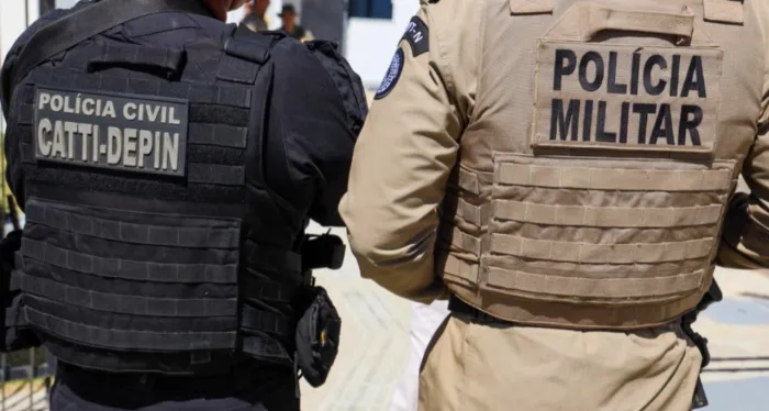 Ação conjunta prende casal em flagrante por porte ilegal de arma de fogo em Feira de Santana