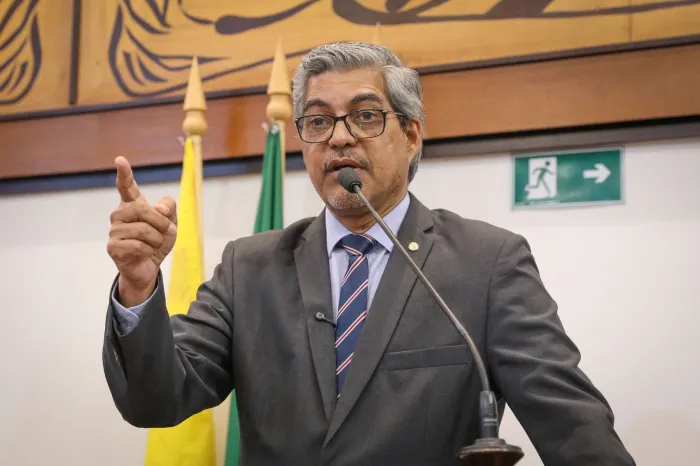 Edvaldo Magalhães cobra investigação ampla sobre queda da ponte de Sena Madureira e questiona execução da obra