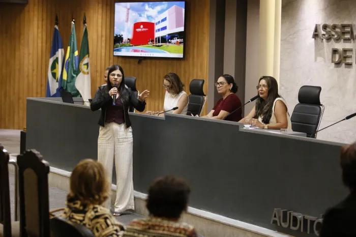 Jornada debate desafios da saúde da mulher e defende ampliação de políticas públicas em MT