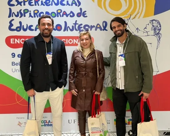 Da esquerda para a direira, o assessor executivo da Secretaria Municipal de Esportes, Lazer e Recreação, Emerson Ruzzao; a secretária de Educação, Ana Paula Braga; e o orientador pedagógico de Educação Física, Lucas Alexandre