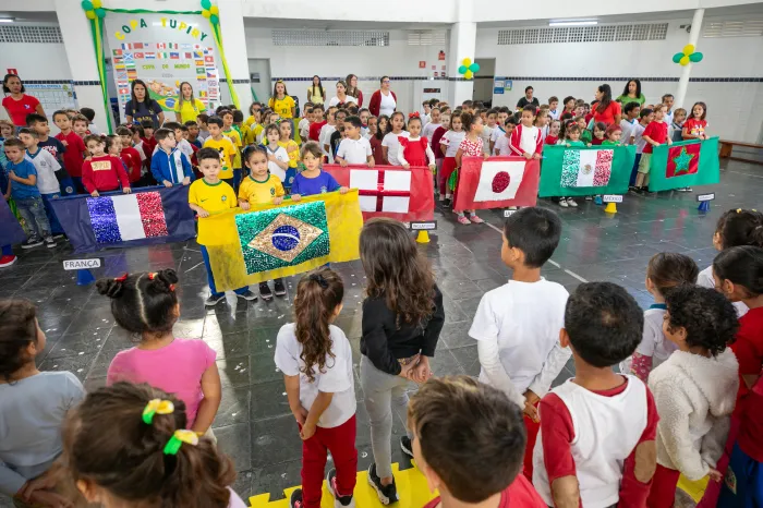 Alunos da EM Vila Tupiry vivenciam Copa do Mundo em aulas de educação física