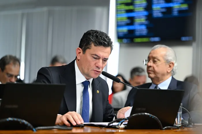 O senador Sergio Moro leu o relatório do senador Astronauta Marcos Pontes - Foto: Edilson Rodrigues/Agência Senado