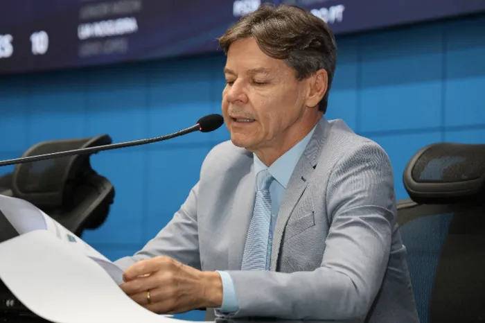 Paulo Duarte solicita implantação de sete pontos de ônibus cobertos no Jardim Noroeste