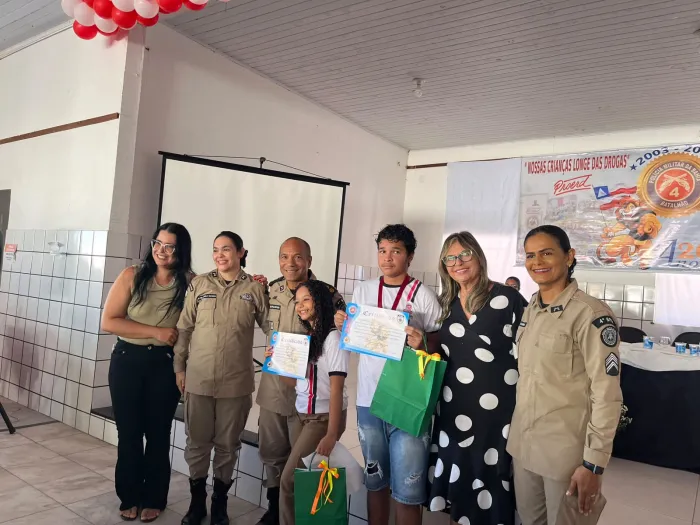 Alunos da Rede Municipal de Educação participam de Formatura do Proerd