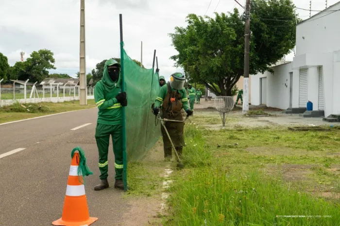 Limpeza urbana avança simultaneamente em sete bairros de Boa Vista
