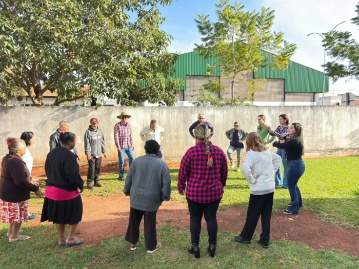 Grupo HiperDia da ESF 3 celebra mês junino com triagem, comidas típicas, dança e sorteio de brindes