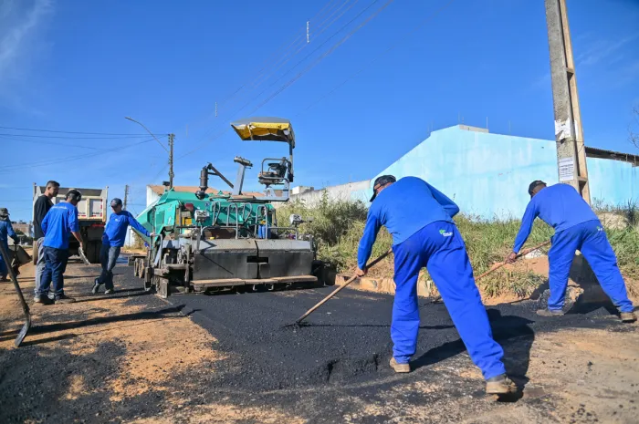 Vila América: Com início da pavimentação asfáltica, obra da Avenida Francisco Sabino segue para a reta final