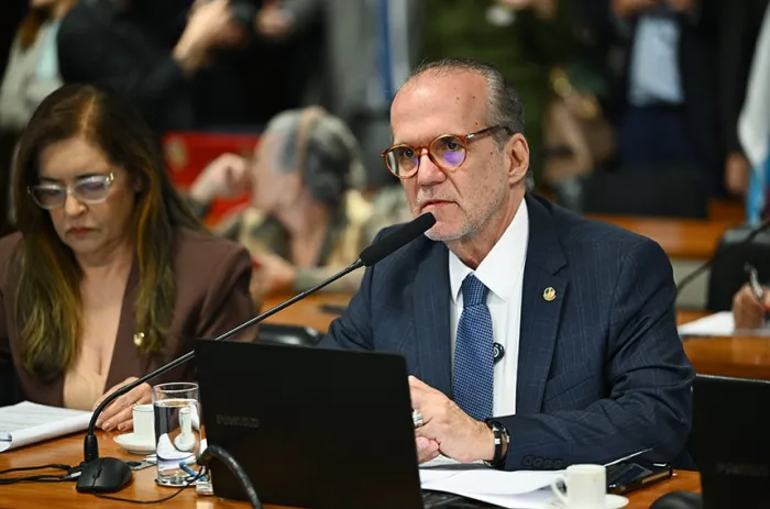 O senador Fernando Dueire relatou o projeto - Foto: Saulo Cruz/Agência Senado