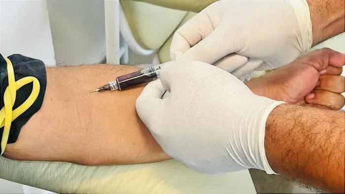 Médico do Hospital Dr. Ib Gatto Falcão alerta sobre diagnóstico precoce e tratamento adequado da anemia em idosos