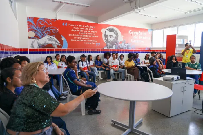 Colégio Estadual recebe palestra da Polícia Civil em Salvador