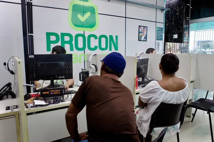 Procon Caruaru orienta consumidores e reforça direitos para o Dia dos Namorados