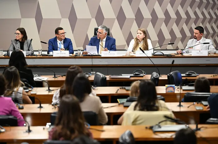 Defensores do ensino domiciliar pedem regulamentação em debate na CDH