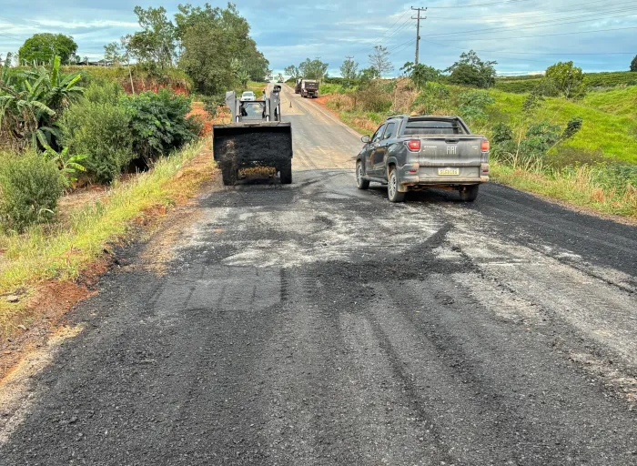  Recuperação da RO-481 (Foto: Assessoria Parlamentar)
