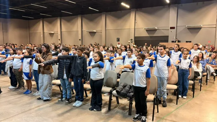 Araçatuba forma 533 alunos pelo Proerd em cerimônia com Educação e Polícia Militar