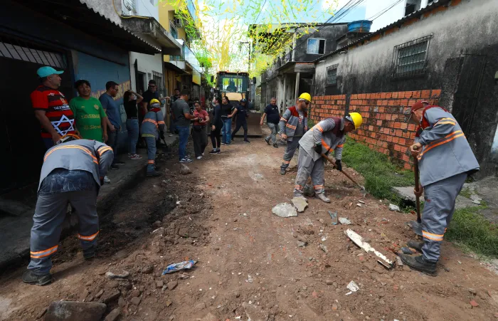 Prefeito de Belém visita obras do Viva Bairro no Parque Verde