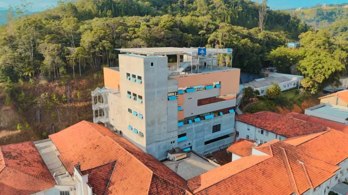 Com recursos do Governo do Estado, nova torre do Hospital Azambuja chega à 80% de execução em Brusque