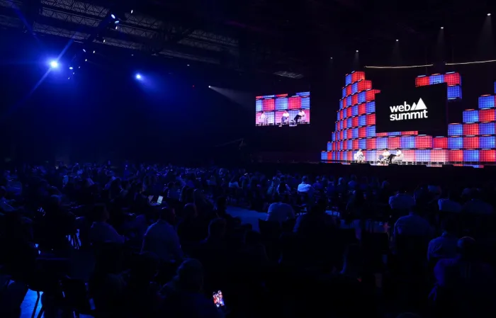 Rio apresenta avanços em inteligência artificial, inovação e transformação digital durante o Web Summit